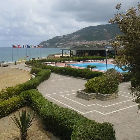 Villaggio Club Calanovellamare Resort 3*